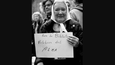 Nora Cortiñas era muy cercana a la Biblioteca Palabras del Alma.
