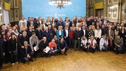 CUMBRE. Federico Achával estuvo junto a otros inteendentes en la casa de gobierno provincial. CUMBRE. Federico Achával estuvo junto a otros inteendentes en la casa de gobierno provincial.