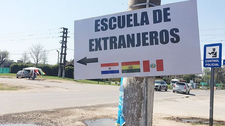 EXTRANJEROS. Los residentes en Pilar votaron en 50 mesas de 12 escuelas..
