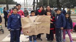 RUEGO. Los alumnos de la Primaria 23 de Astolfi piden volver a clases..