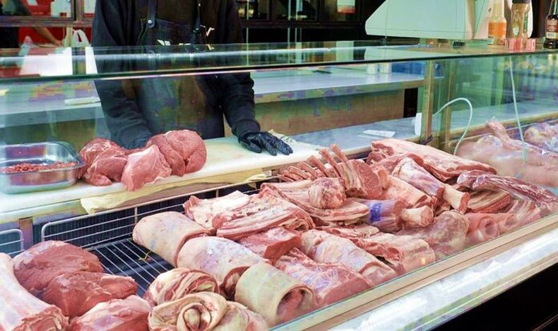 La mejora en algunos precios no logró impulsar la demanda y el consumo interno de carne continúa cediendo frente a la caída de los ingresos.