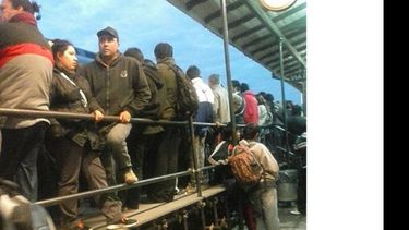 Hubo tensión en la estación de Pilar..
