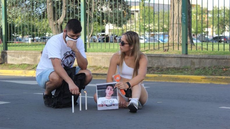 Muestras de dolor a una semana del fallecimiento de la víctima..