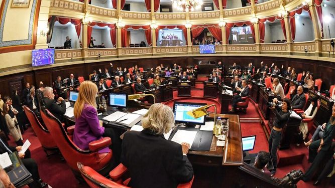 SESIÓN. Los senadores volverán a reunirse el martes en La Plata.