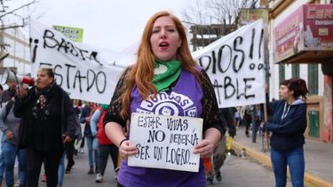Unas 250 mujeres marcharon contra la violencia de género