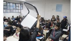 PROTAGONISTAS. Los pibes son los protagonistas en medios de las disputas..