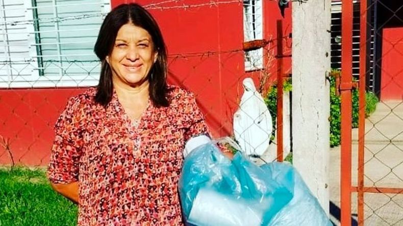 Pabla, con su red de costureras solidarias, lleva confeccionados unos 70 mil barbijos. .