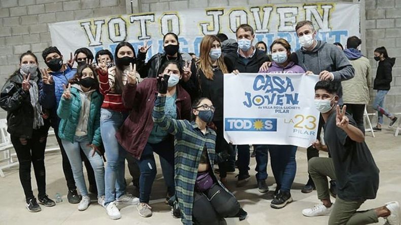 JÓVENES. Lautent encabezó un acto con la juventud a días del cierre..