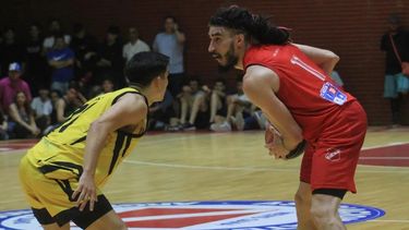Sportivo Pilar tuvo en Jonathan Thorp a su máximo anotador en La Paternal.