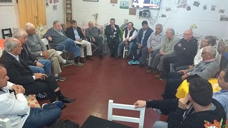 A partir de la polémica, vecinos y comerciantes conformaron la junta “Por el nuevo hospital”, para continuar con la construcción del nosocomio..