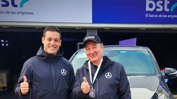 EMBAJADOR. Diego Azar y Darío Herrera, en la presentación de Mercedes, en el autódromo de Buenos Aires.