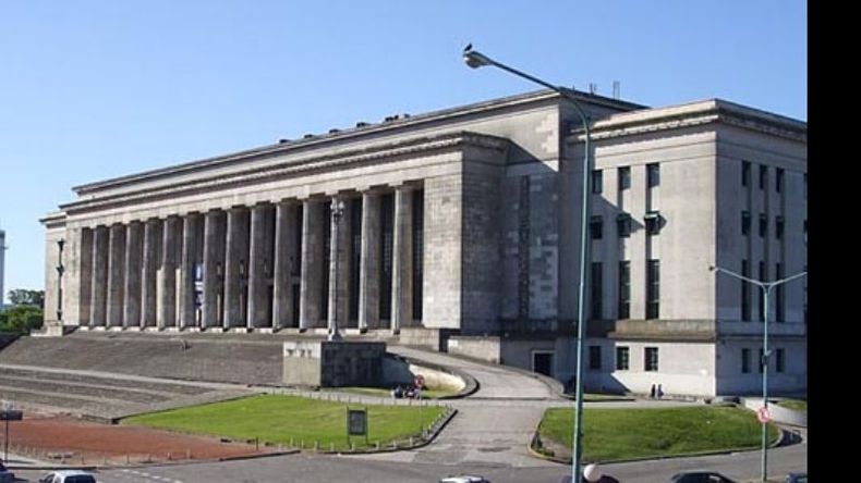 ESCENARIO. El debate se hará el 4 de octubre en la Facultad de Derecho..