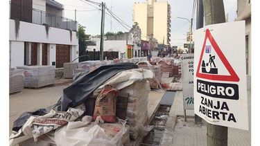 Cuatro meses va a cumplir la obra. Comerciantes, preocupados..