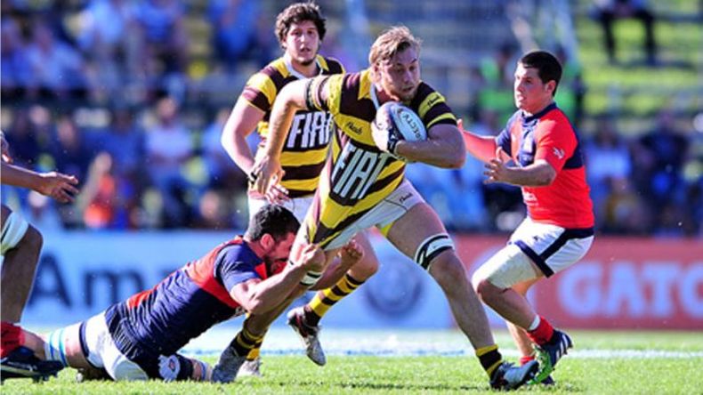 (A PLENO RUGBY). Francisco Gorrissen, en acción..