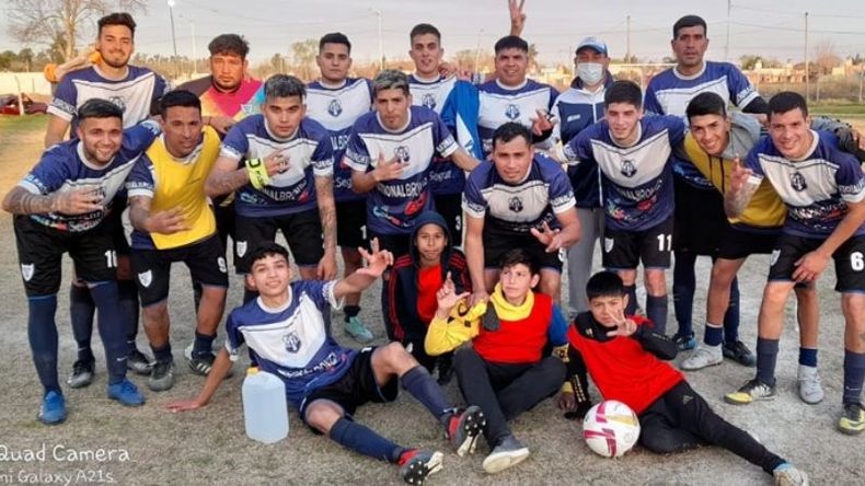 TRICOTA. El equipo de Flecha Azul hizo valer su localía ante CBE..