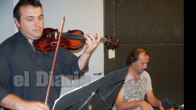 El dúo Mantuani-Ogloblin en los estudios de FM Plaza 92.1.