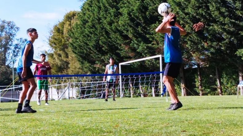 Fútbol-Tenis masculino libre.