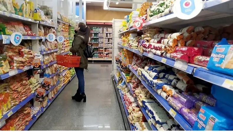MÁS LEJOS. La canasta básica aumentó un 113.2% interanual el marzo. &nbsp;
