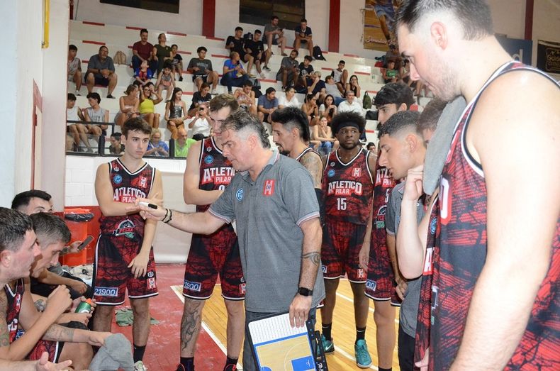 Atlético Pilar se juega la temporada en la calle Ituzaingó.