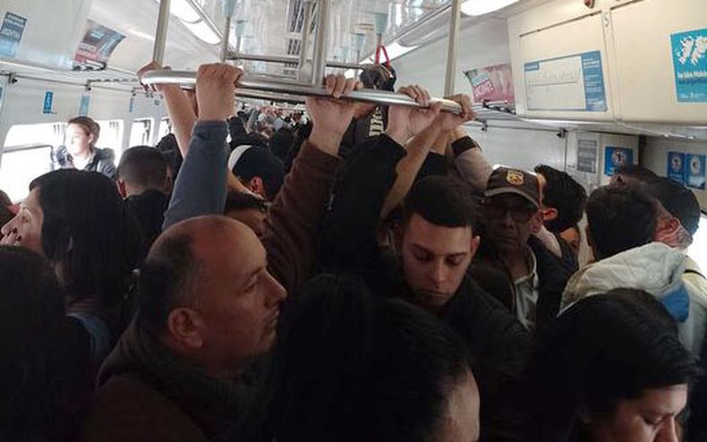 El tren es el escenario más repetido para los abusos en el transporte público. &nbsp;