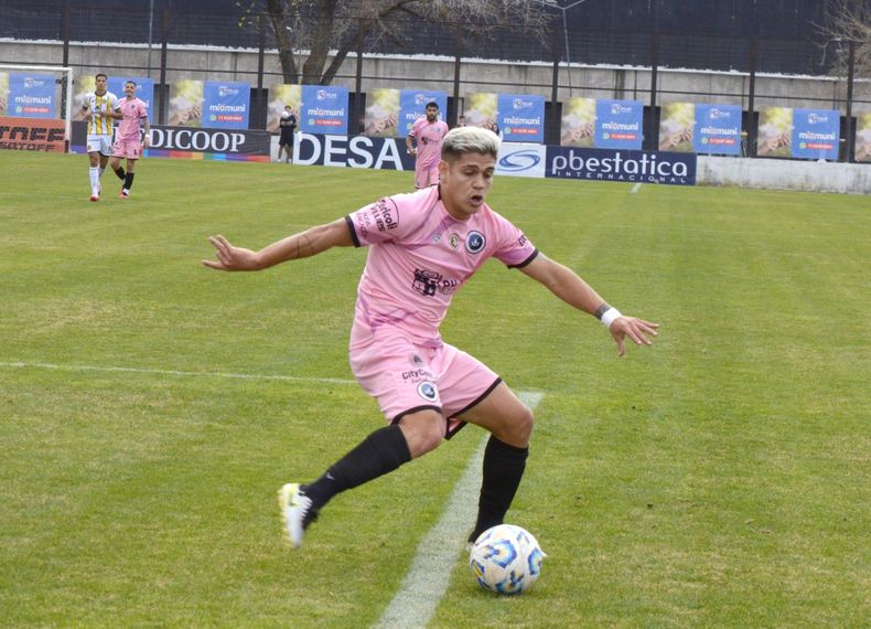 Iván Smith volvió a ser el eje de Real Pilar y marcó el tanto del empate.