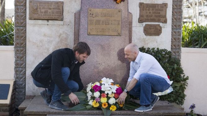 HOMENAJE. Ducoté participó ayer de la conmemoración a San Martin..