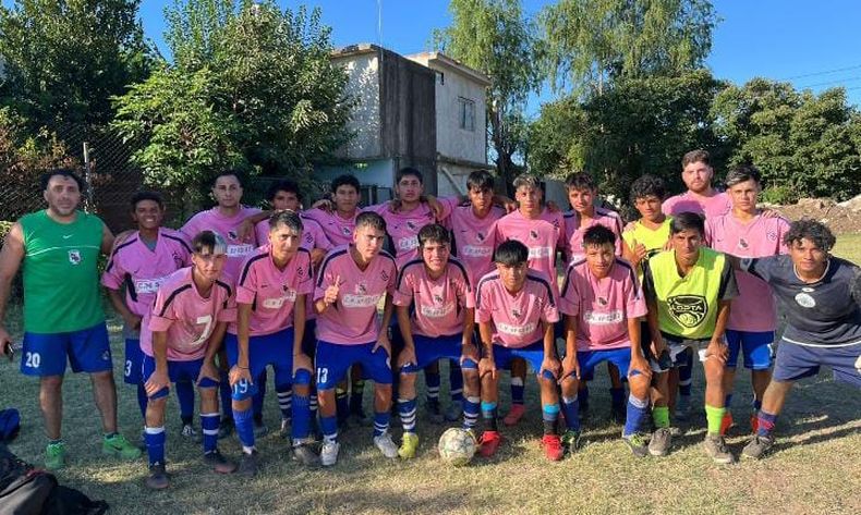 EQUIPO. Pilar Unidos Reserva sumó por primera vez de a tres en el torneo.