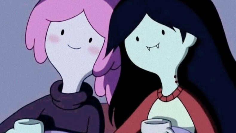 En Hora de Aventura, desde las primeras temporadas se cuenta que la vampiresa Marceline y la Dulce Princesa fueron pareja hace miles de años y retoman su relación en las últimas emisiones de la serie..