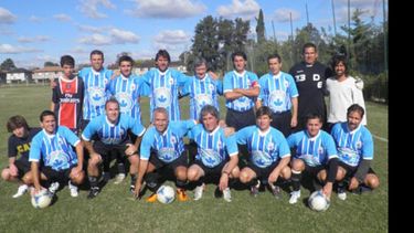 El equipo de La Cascada que obtuvo el título en la Liga Intercountries..