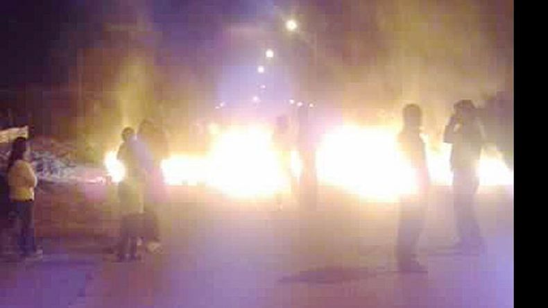 Unos 100 frentistas de El Triangulito bloquearon la ruta 25..