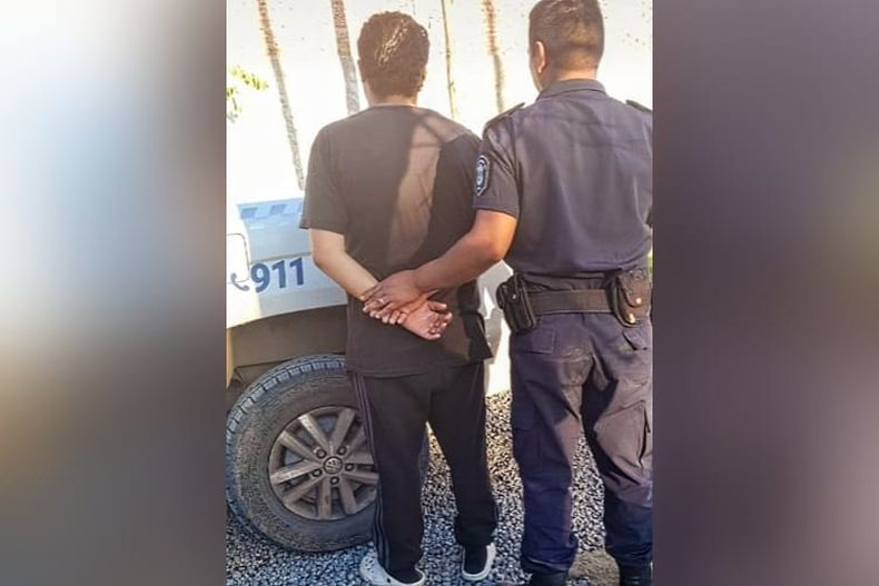 El violento sujeto amenazó de muerte a su ex y a su pequeño hijo y fue detenido.&nbsp;