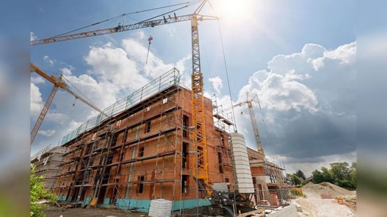 EN OBRA. Después de la pandemia, la construcción volvió a picar en punta..