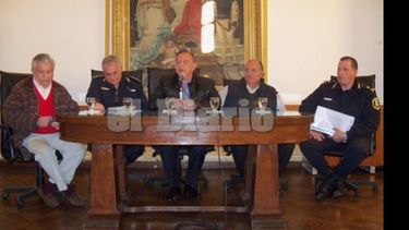 Castillo, Reale (Departamental), Zúccaro, Losada y Aguilar (Distrital), durante el encuentro..