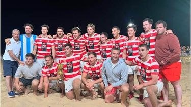 PLANTEL. Alumni se trajo la Copa de Plata desde Entre Ríos.