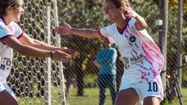 El 10º de la 10. Victoria Morán llegó a 10 tantos en el emapte&nbsp; de Las Reinas ante Claypole.