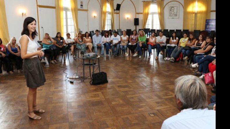 RONDA. Lucca encabezó la reunión con funcionarios..