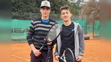 PROTAGONISTAS. Kevin Ramírez y Juan Moreno en la previa a la final Sub 18..