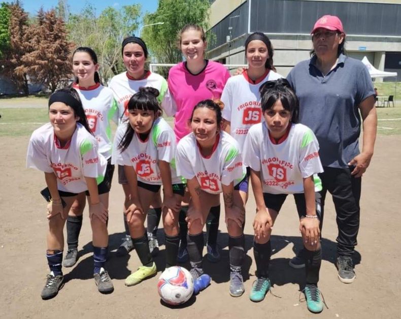 EQUIPO. Las chicas de Gauchitos La Pilarica son las reinas del fútbol 7.