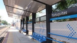 “Con la renovación de la estación Tortuguitas, de la línea Belgrano Norte, vamos a mejorar la calidad de vida de 2300 usuarias y usuarios diarios. Van a vivir una mejor experiencia de viaje, con más seguridad y confort”. Trenes Argentinos Infraestructura (@trenesarginf). .