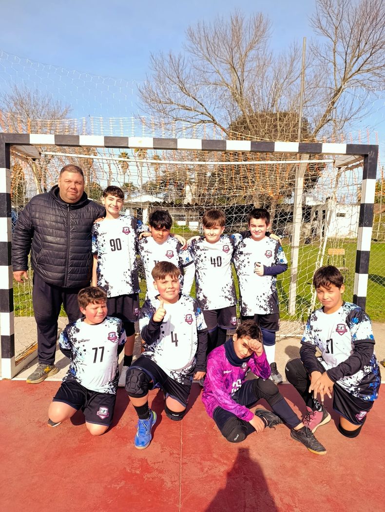 EQUIPO. Los Infantiles de Muni Pilar derrotaron 24-14 a El Portugués en Casanova.
