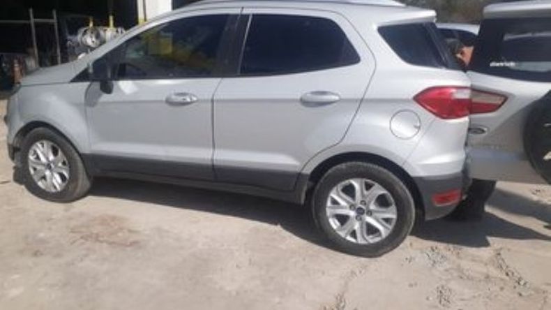 El vehículo fue robado a mano armada en Lola Mora y Lisandro de la Torre. .