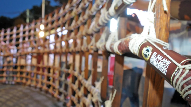 El salame más largo del mundo es de Tandil. (cucinare.tv).jpg