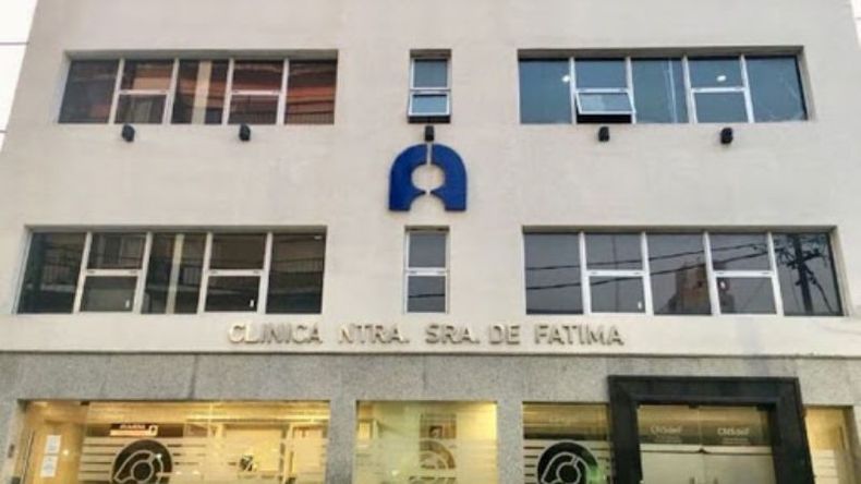 La Clínica Fátima no cuenta con camas disponibles y advierten por el agravamiento de los cuadros en pacientes jóvenes. .