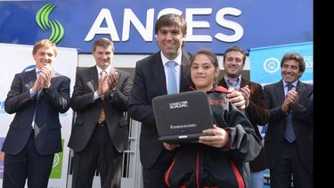Bossio destacó que el programa está cerca de llegar al 100% de las escuelas..