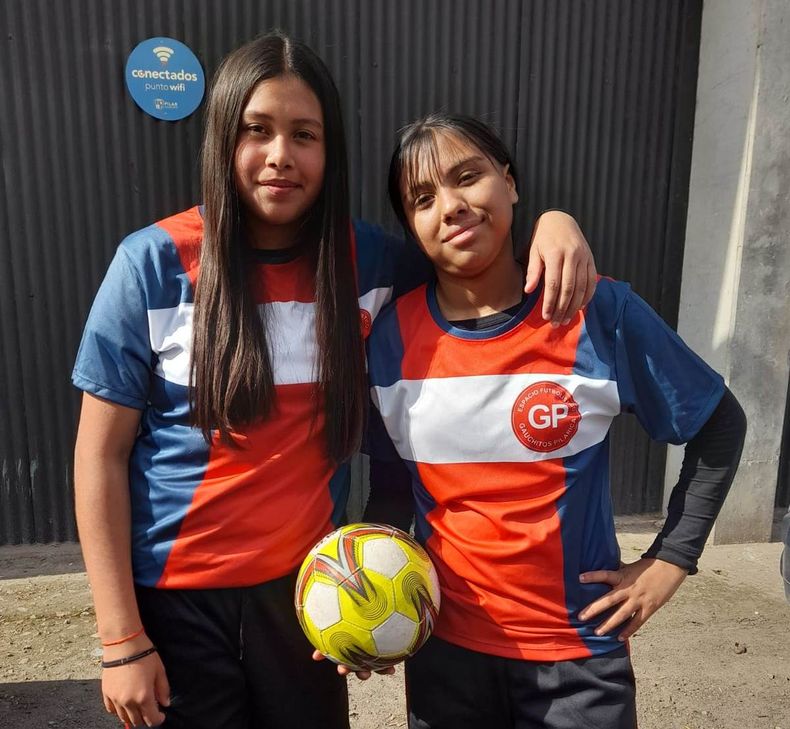 Delfina Retamar y Alma Valdez clasificaron en Femenino Sub 15.