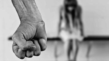 Ponen en marcha línea telefónica para varones que ejercen violencia
