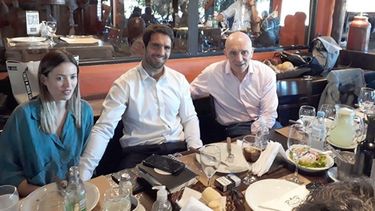 VISITAS. Espert almorzó con Tito en el último día de la campaña..