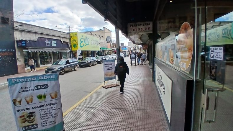 APUESTA. El comercio busca herramientas para hacer frente a la caída de las ventas.