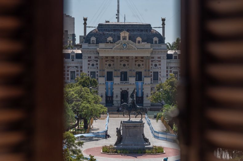 CUESTIÓN DE SUELDOS. La sede de la Gobernación bonaerense.&nbsp;