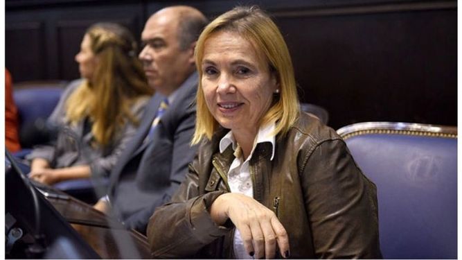POR UN DÍA. Batalla, ayer, en su banca de Diputados..